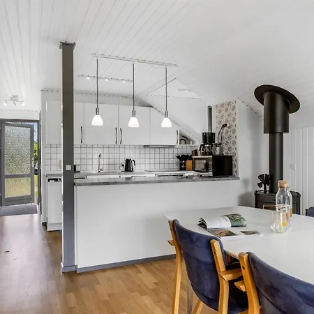 Emiljan - From The Sea By Interhome * Hals