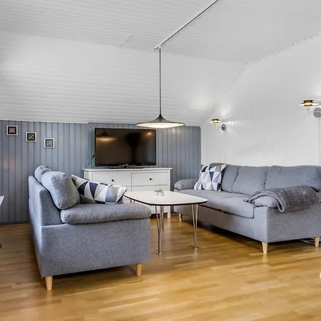 Emiljan - From The Sea By Interhome Feriehus Hals